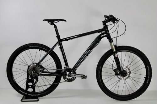 HT XCC 4.5 26" MTB Kerékpár, 30 Sebességes Shimano XT váltó, 48 cm vázméret, Rock Shox Reba